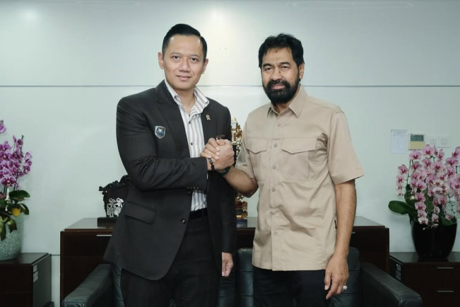 Gubernur Aceh, Muzakir Manaf atau Mualem, bersama Menko Infrastruktur & Pembangunan Kewilayahan, Agus Yudhoyono (Instagram @agusyudhoyono)